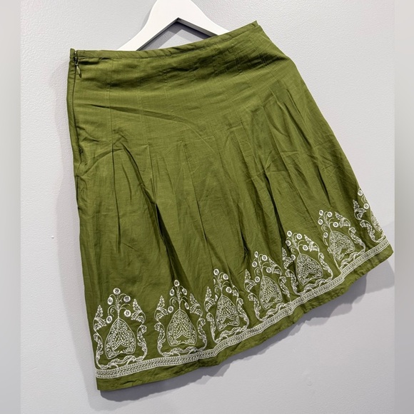 Ann Taylor Petite Olive Green Embroidered A-line Skirt Size 4P - Picture 3 of 8